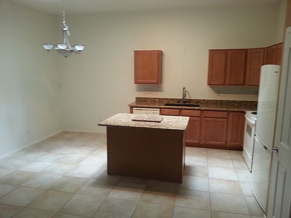 2nd image of 2224 E Clubhouse Dr