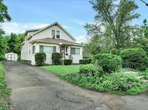 3 Hackett Avenue, Colonie, NY 12205