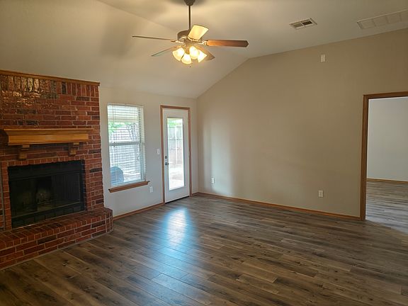 4th image of 712 McConnell Dr
