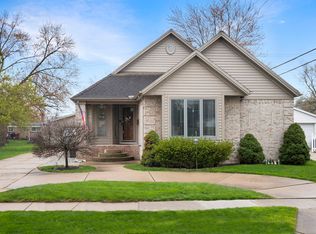 22326 Violet St, Saint Clair Shores, MI