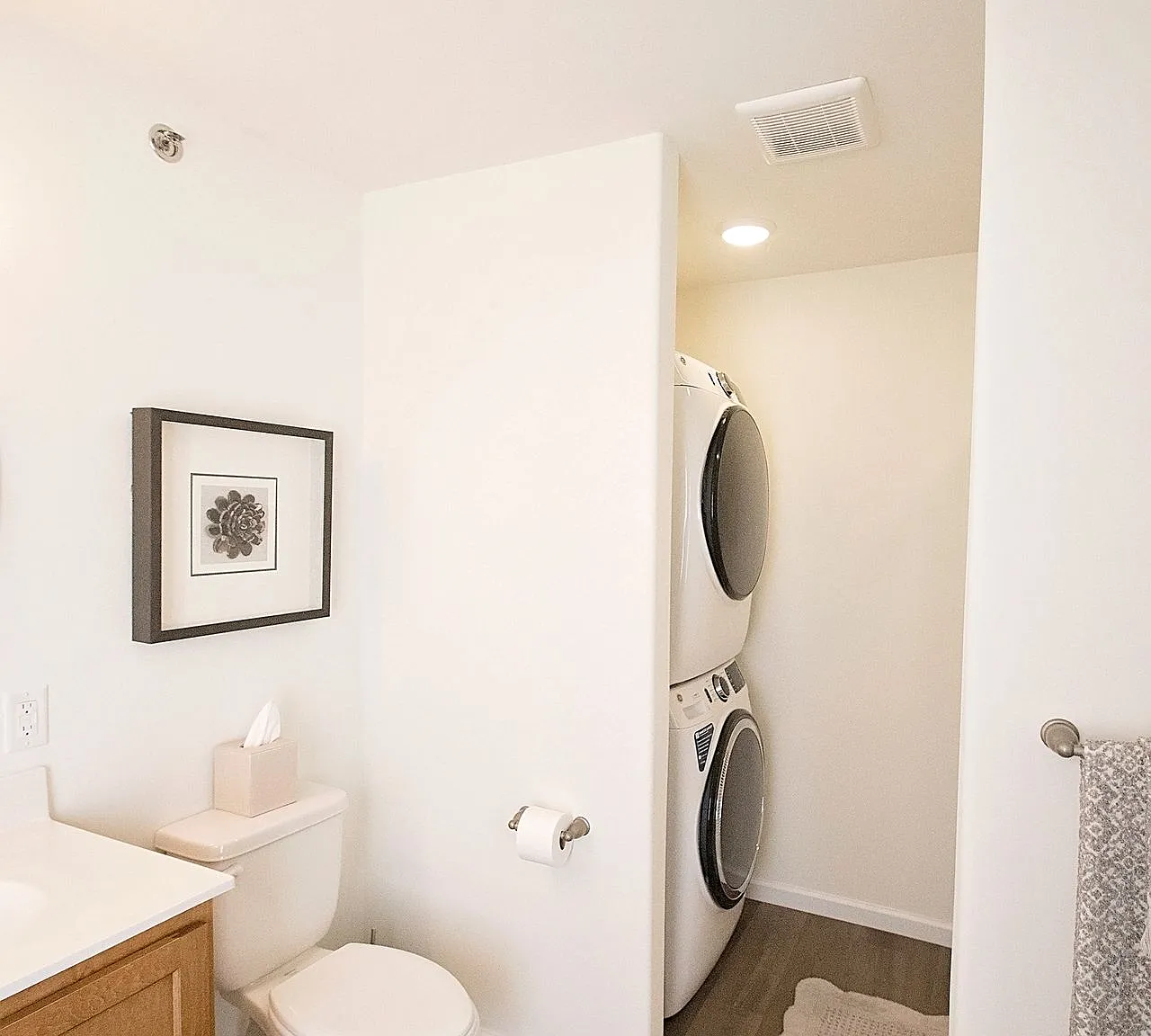 Apartments On Main — Photo 4