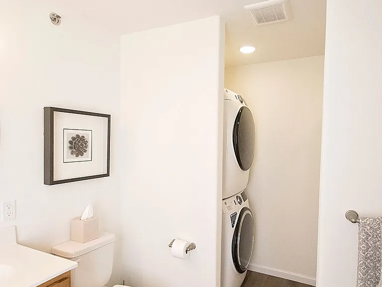 Apartments On Main — Photo 4