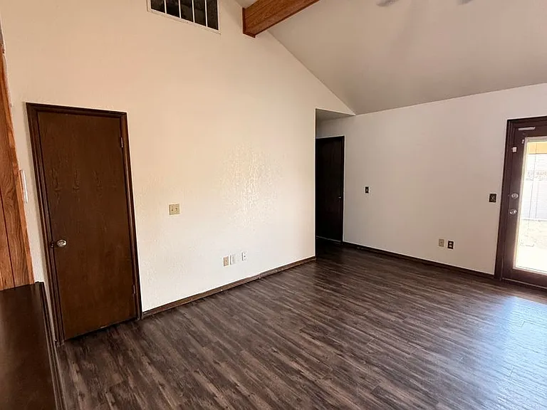 10213 Shadowridge Dr — Photo 3