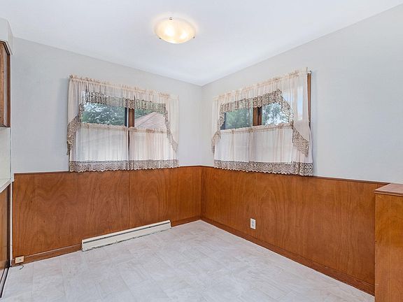 5th image of 1089 Langeland Ave