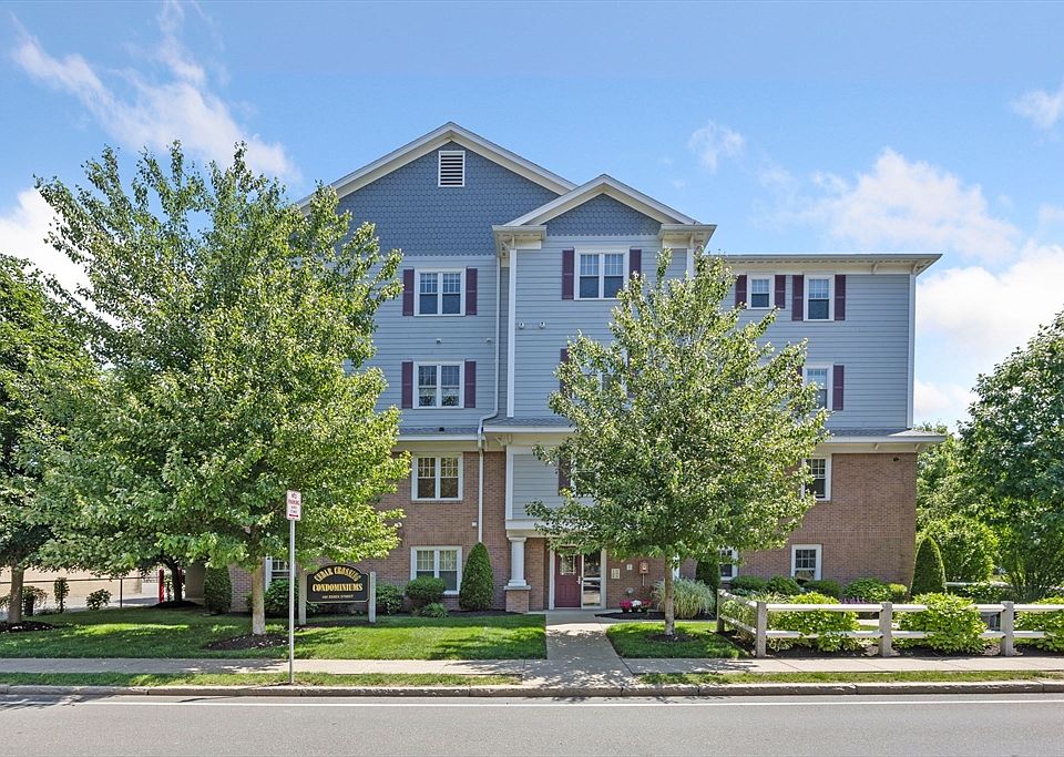 1st image of 185 Essex St #3C