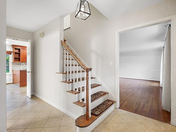 2nd image of 5593 Bayberry Dr