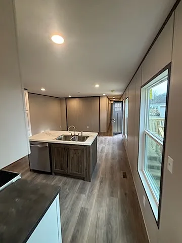 218 Eller Dr — Photo 3