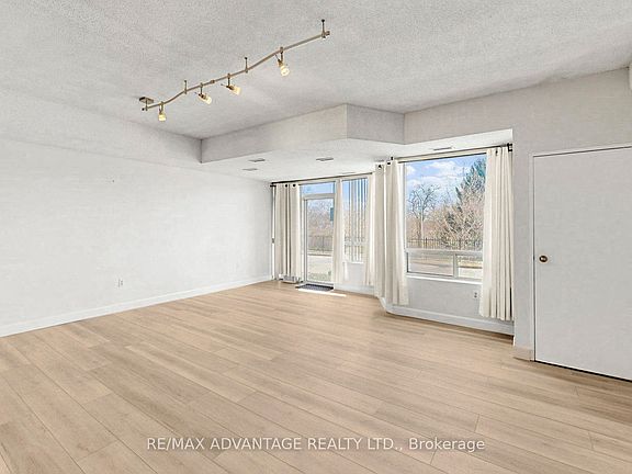 4th image of 521 Riverside Dr #106