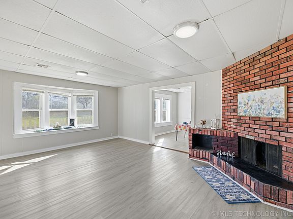 5th image of 202 W Ada St