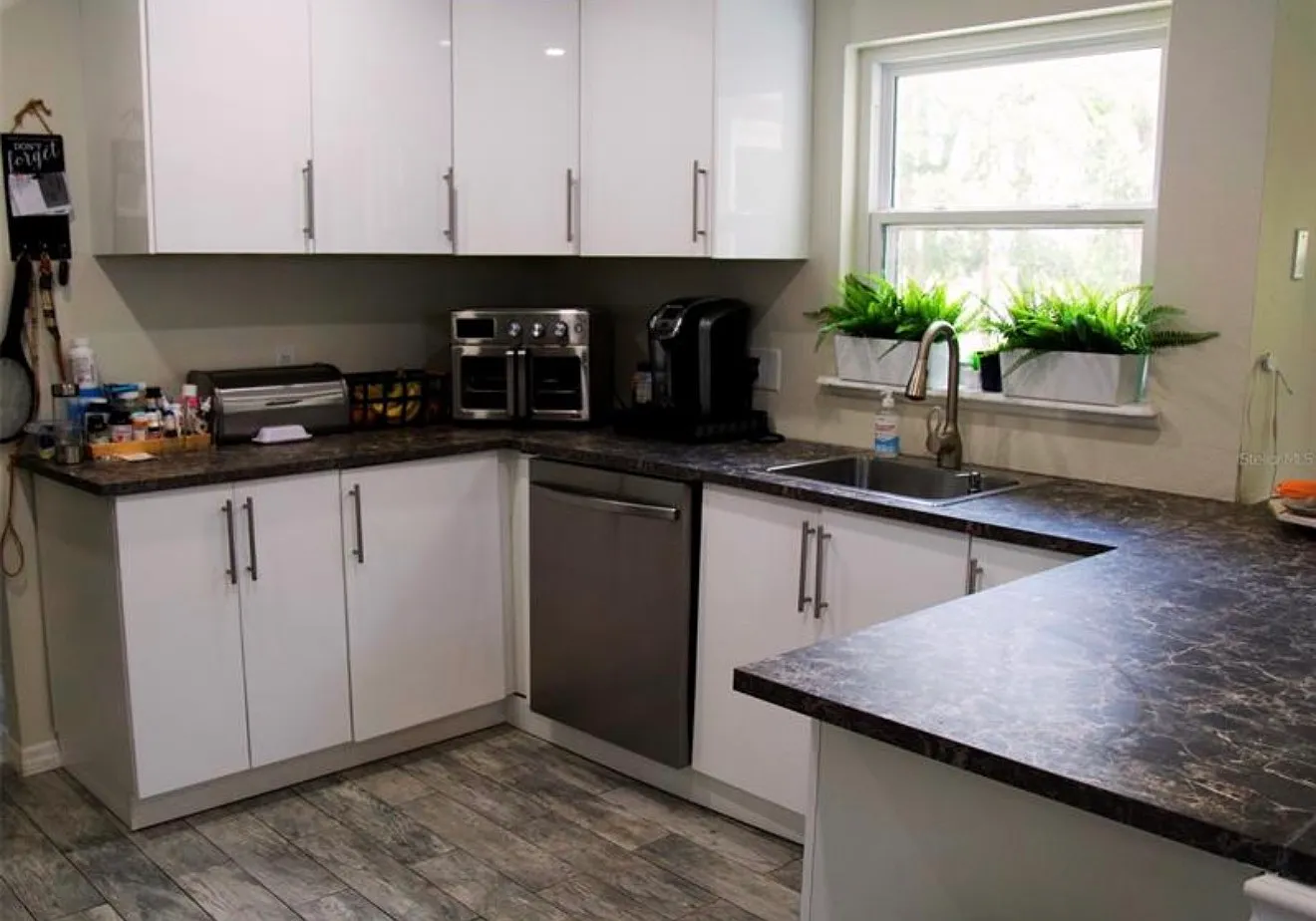 3 bed, 1646 sqft, $2,600 — Photo 3
