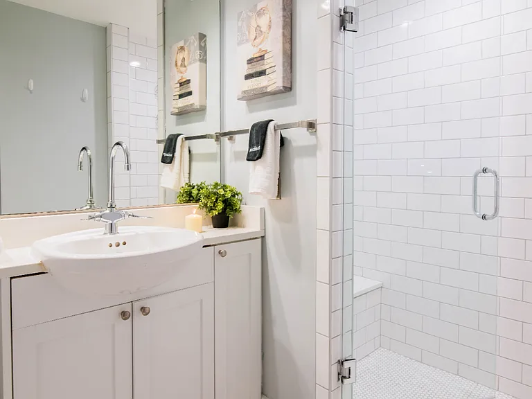 710 W Trade St #308 — Photo 12