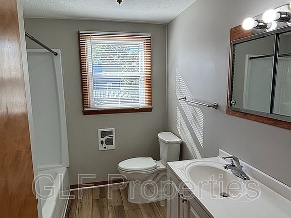 2nd image of 231 N 1st St APT 4