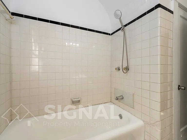 1526 42nd St — Photo 22
