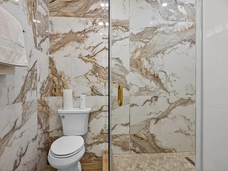 327 Vine St — Photo 32