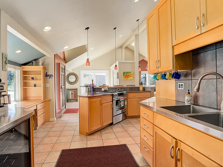 22920 Pinecrest Rd — Photo 10