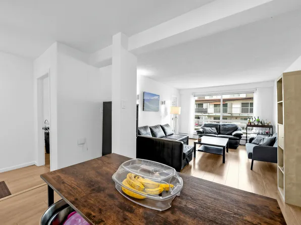 8680 Fremlin St #201, Vancouver, BC V6P 3X3