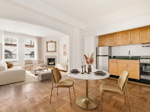 284 Fifth Avenue image 1 of 8