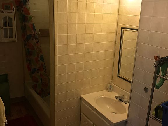 Upstairs Full Bath