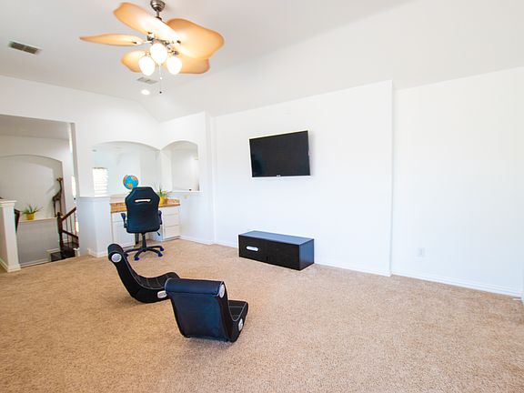 3rd image of 8209 Fountain Springs Dr