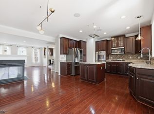 27 Pate Dr, Middletown, NJ 07748