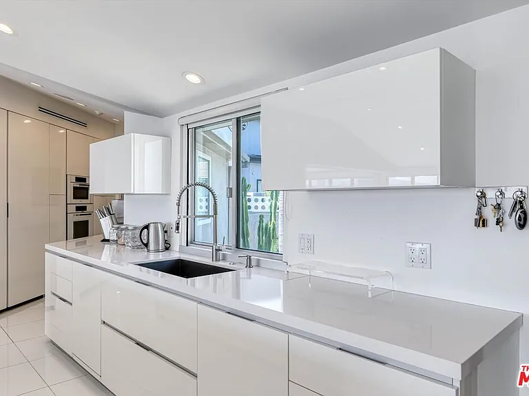11001 Wrightwood Pl — Photo 16