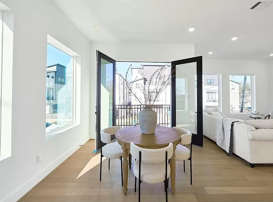 2720 Rosalie St — Photo 4