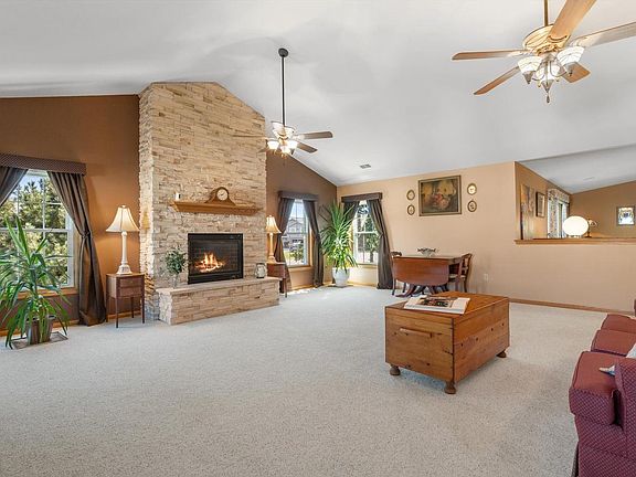 3rd image of 1122 N Sunnyslope DRIVE #203