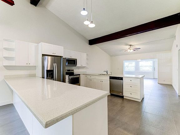 4th image of 10001 NW 36th St #A