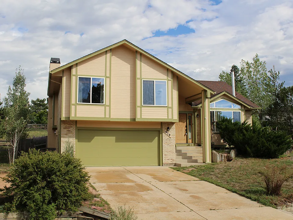 970 Wuthering Heights Dr