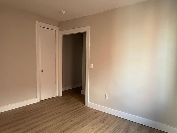 3rd image of 37-31 Crescent St #56