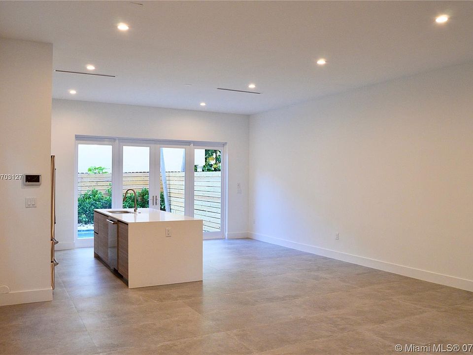 1st image of 3069 Gifford Ln