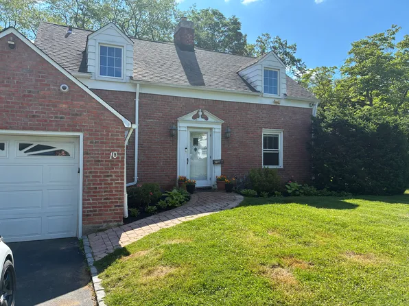 10 Ridge Rd, East Williston, NY 11596
