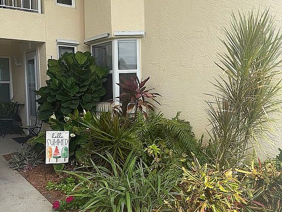 4th image of 625 W Lake Jasmine Cir Unit 625-109