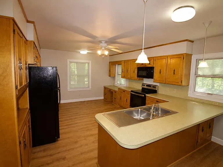 1502 Electric Rd SW — Photo 8