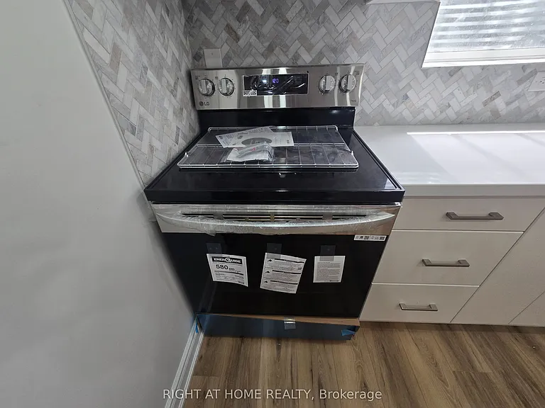 458 Bergamot Ave #BASEMENT — Photo 19