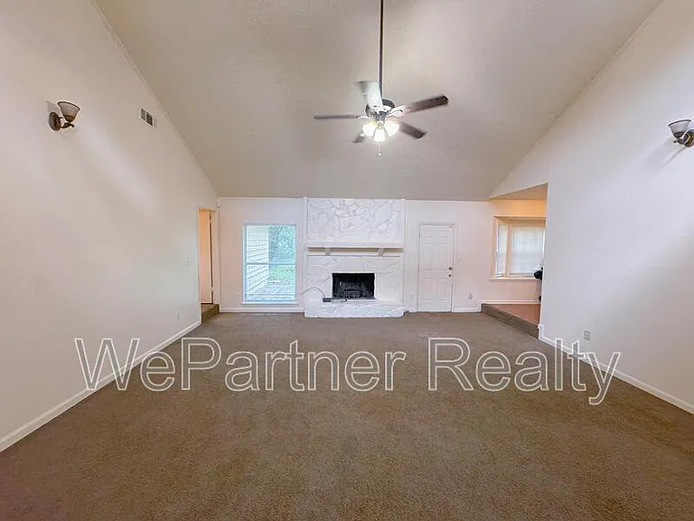 7416 Dartmouth Ct — Photo 2