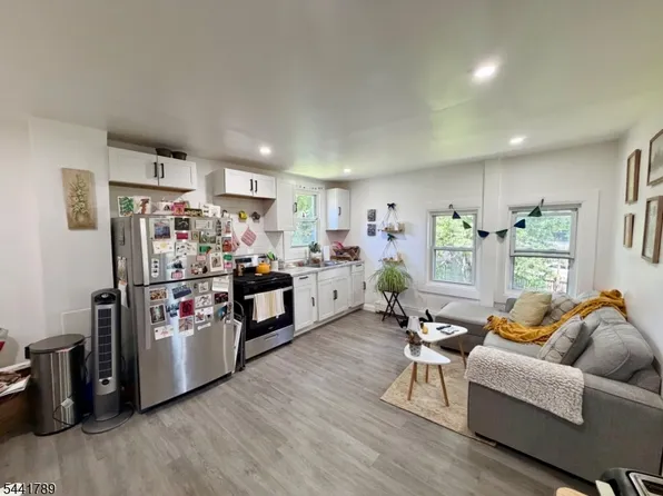 390 Orange Rd, Montclair, NJ
