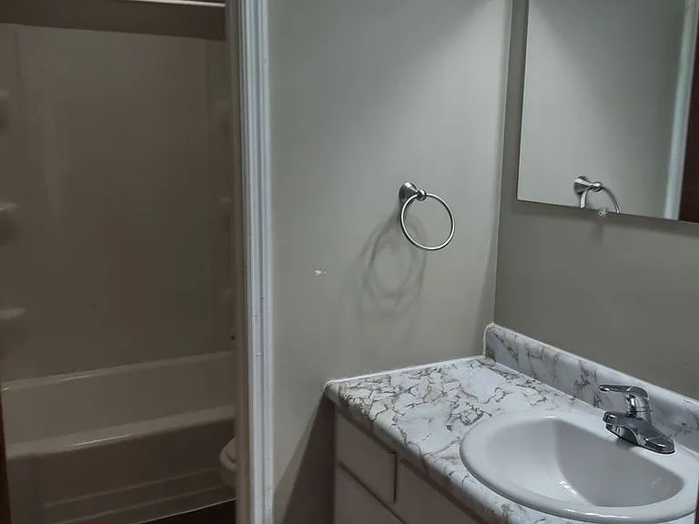 400 - ASHBURY APARTMENTS — Photo 38