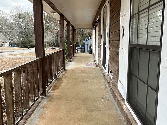 4th image of 2303 Shadybrook Ln