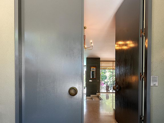 3rd image of 475 Columbia Cir