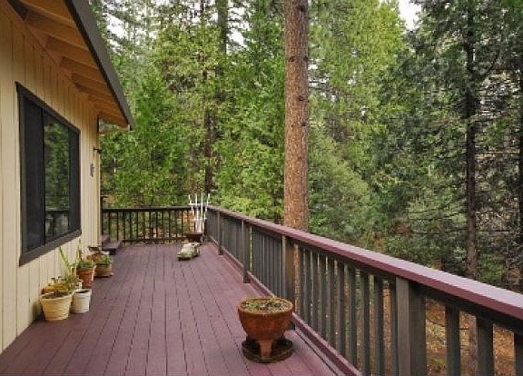 5th image of 16605 Evelyn Way