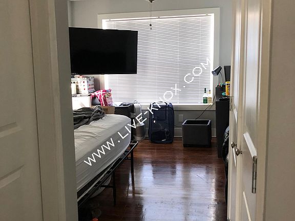 2nd image of 1416 Forest Ave #2