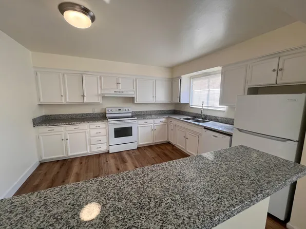 3318 E Sierra Madre Ave, Fresno, CA