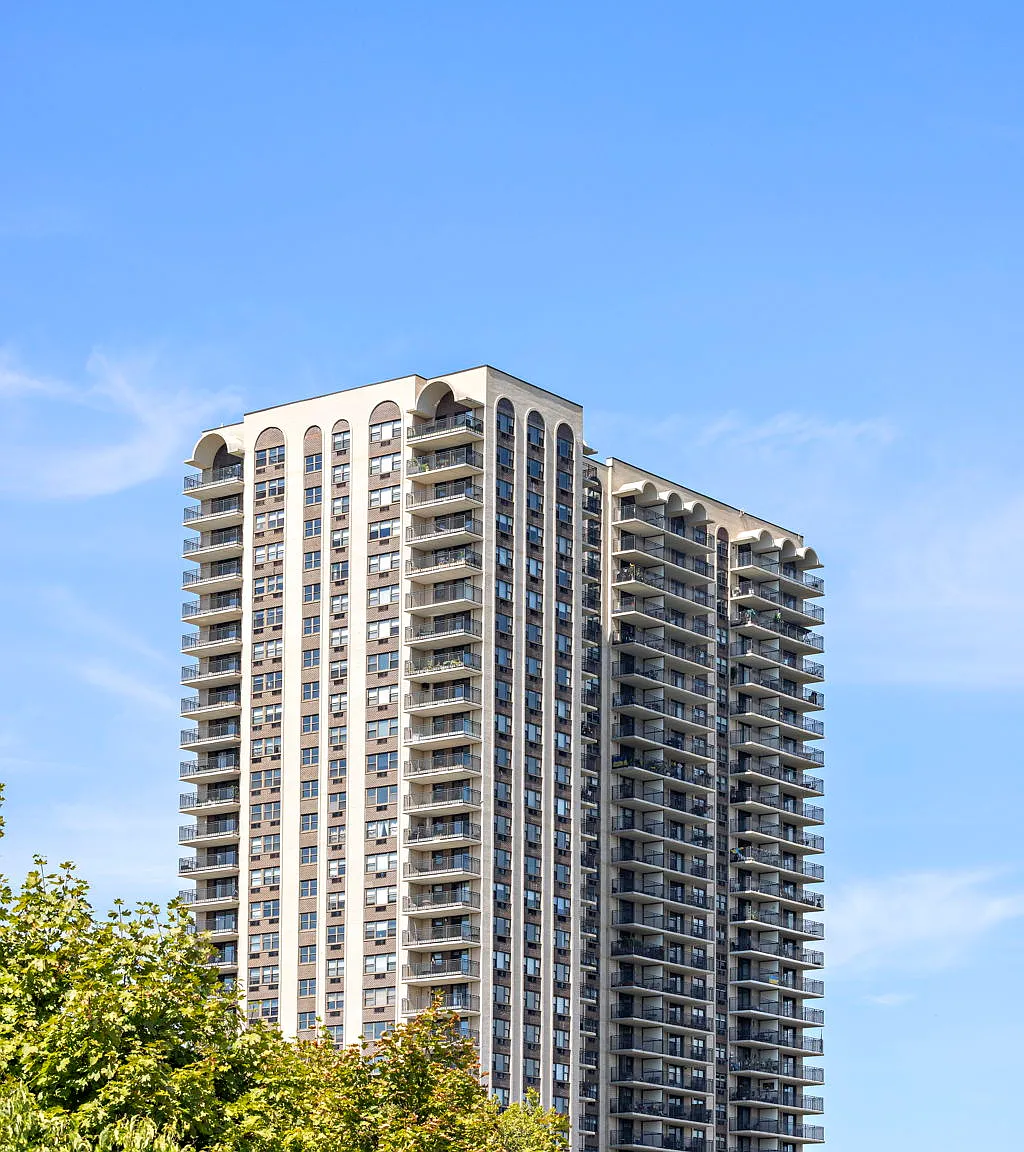 2 bed, 1.5 bath, 1300 sqft, $2,995 — Photo 4