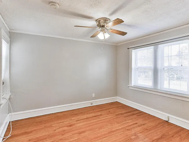 1401 Woodland Dr — Photo 11