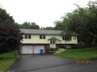 96 Country Hills Rd, Hamden, CT 06514