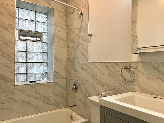 5th image of 3116 N Milwaukee Ave APT 3W