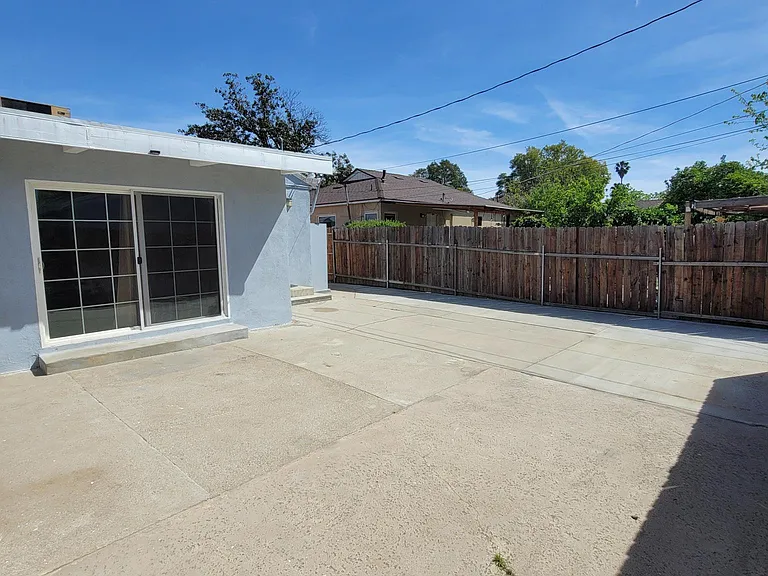 6503 White Oak Ave — Photo 26