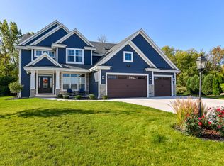 15405 Elmbrook Ct, Brookfield, WI 53005