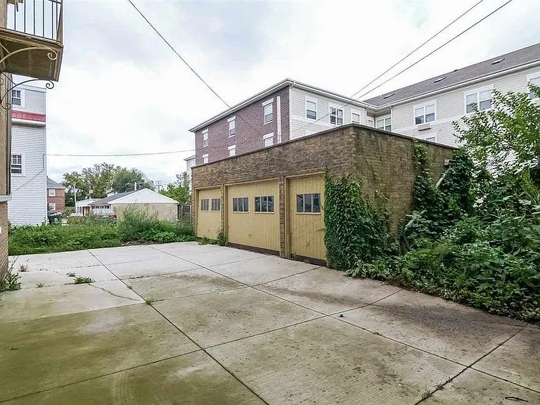 2306 Kendall Ave — Photo 15
